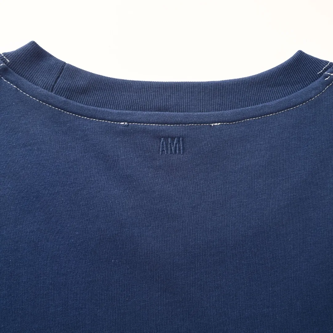 (Higher version) AMI PARIS topstitch love outline ADC box short-sleeved T-shirt purchased and developed by Authentic 1700, 32 counts of 100% plain combed cotton 230g, 1*1 matching double yarn rib 260g, imported embroidery, fabric wash, customized 1:1 trademark, fitted version Size: S-XL